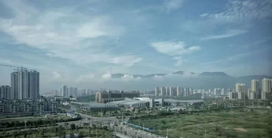 龙海论坛4.jpg