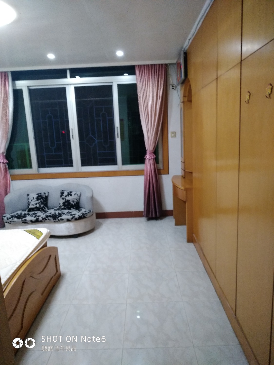 P10509-230951.jpg